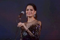 آمال ماهر تُغنّي لكوكب الشرق على مسرح المنارة