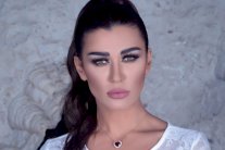 نادين الراسي تُعلِن خطوبتها