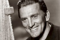 كيرك دوغلاس نجم القرن الذي كسر قائمة هوليوود السوداء