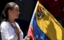 ابنة ماتشادو تتسلم جائزة نوبل للسلام وسط مخاوف على سلامة والدتها