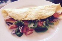 البيض الطازج لعجةٍ شهية