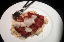 الباذنجان مع المعكرونة بصلصة الطماطم