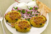 برغر الخضَر مع سلطة البصل