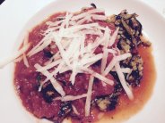  الباذنجان بصلصة الزيتون والطماطم