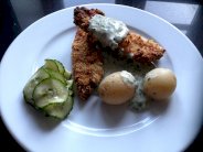 الديك الرومي مع صلصة البقدونس والبطاطا 