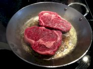  شرائح لحم الستيك بالفرن