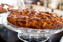 كعكة التفاح مع القرفة