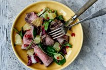 سلطة شرائح اللحم