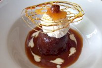 حلوى التمر مع الأيس كريم