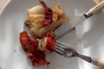 التفاح المقلي مع الحبش المقدد