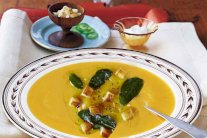 حساء اليقطين مع التفاح