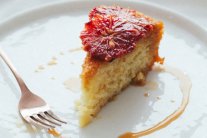 كعكة الزبادي بالليمون الوردي