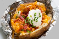 البطاطا المشوية مع الجبن