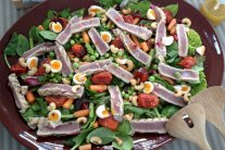 سلطة التونة مع الخضَر