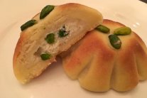 الغريبة بحشوة القشطة