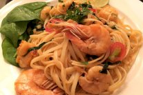 المعكرونة بالسبانخ والروبيان