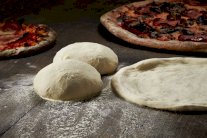 طريقتان لعجينة البيتزا
