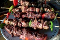 أسياخ المشاوي مع الفلفل