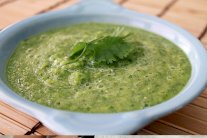 الصلصة الحارة الخضراء