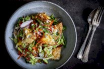 سلطة الخضَر بالبيض