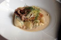 السمك المقلي مع القريدس والشمر