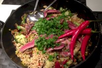 النودلز بشرائح اللحم