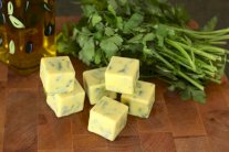 ثلاثة طُرق لحفظ الأعشاب