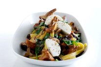 المعكرونة بالفطر وجبن الماعز