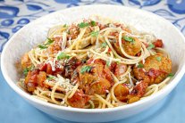 المعكرونة بكرات لحم الحبش