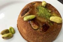 معمول بالقشطة والفستق الحلبي