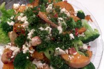 سلطة الشتاء الدافئة مع سيقان الدجاج