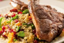 لحم الغنم الحار مع الكسكس