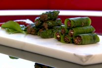 لفائف الثوم البريّ باللحم