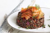 سمك السلمون والعدس