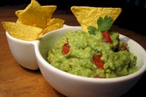 صلصتا الأفوكادو والطماطم