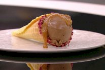 الآيس كريم بالشوكولا