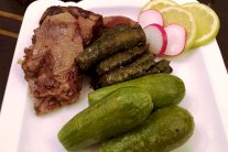 الكوسا وورق العنب وشرائح اللحم