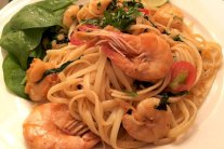 المعكرونة بالسبانخ والروبيان