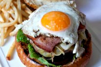 برغر الشمندر بالبيض
