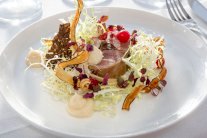 لحم الغزال المقلي مع الخُضَر