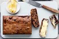 كعكة الشاي بالفاكهة المجففة