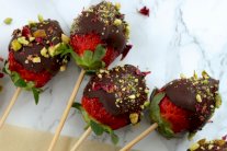 حلوى الفراولة بالشوكولا