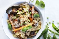 طبق المعكرونة بالكفتة