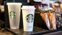 ستاربكس: تسريح الموظفين وإغلاق عشرات الفروع