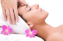 علاجات منزلية للعناية بالبشرة طبيعيا