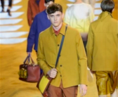 صيف 2014: خطوط رجالية أنيقة وألوان تحيد عن الكلاسيكية