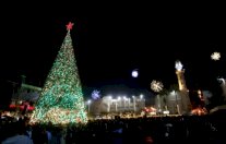 الساحات والمياديين تتزين احتفالا بعيد الميلاد