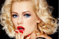 تسريحات منوّعة لعيد الحبّ لتختاري ما يناسبكِ 