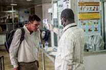 فيروس إيبولا قد يؤدي الى قيود جديدة على السفر جوا