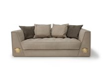 فرساتشي تطلق مجموعة VIA GESU للأثاث